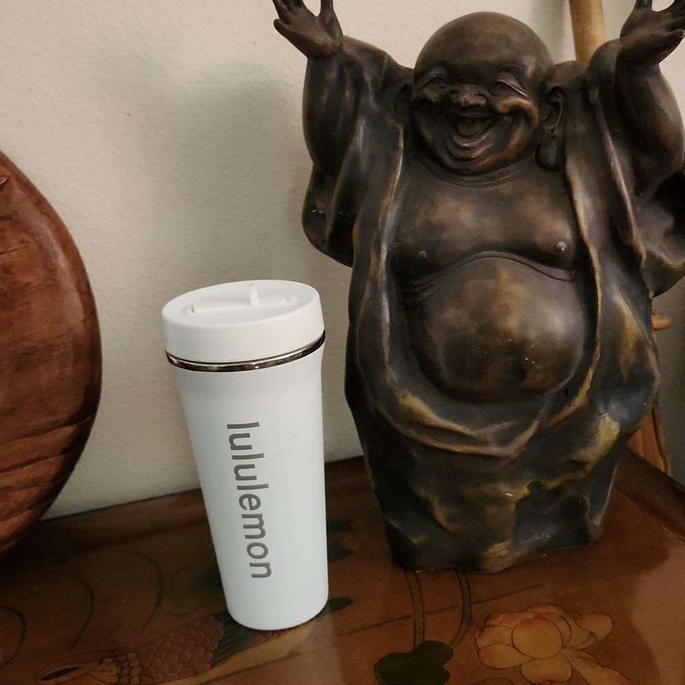 Lululemonย BackโtoโLifeโTumblerโ24โoz.